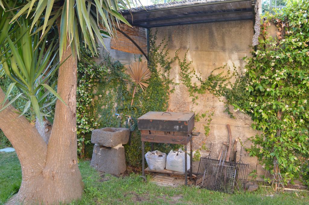 La Reggia Dell'Etna Villa Zafferana Etnea Exterior photo